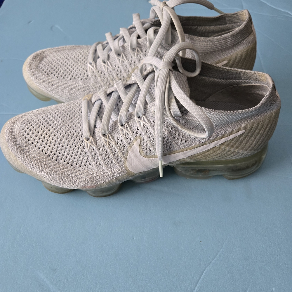 Women's Nike Air VaporMax 2 Pure Platinum Running Shoes Size 8.5